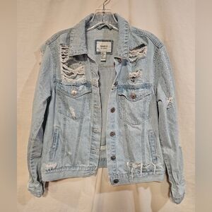 🩵 SOLD 🩵 Forever 21 Light Blue Ripped Jean Jacket